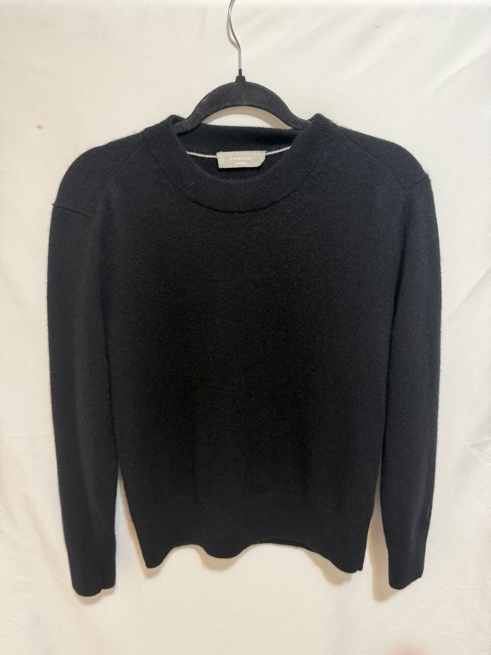 Everlane 100% Cashmere Black Crewneck Sweater Women’s M Classic Knit Soft Luxury